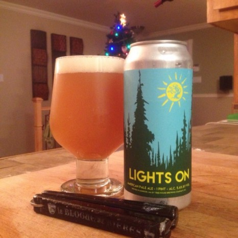 10 - Tree House Brewing - Lights On: Thanks to my good friend derek for sending me this one. Whit that simple pale ale, I understood all the hype going around this nice brewery. This pale ale was very easy to drink. The fruits aromas were incredible ! can't wait to visit you in 2016 !